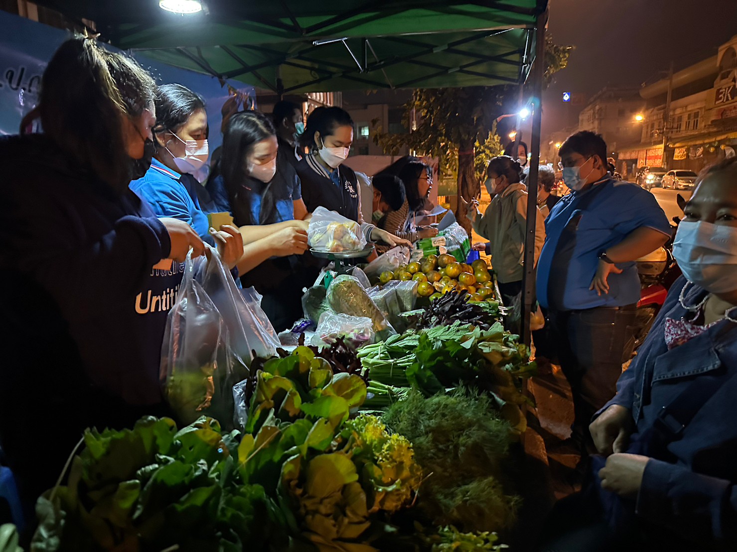 title - ส.ป.ก.สุโขทัย ร่วมใจส่งสุขปีใหม่ มอบให้ประชาชน